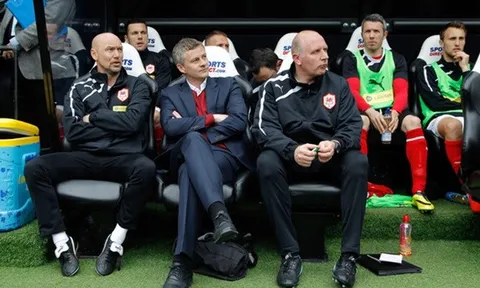 CHÍNH THỨC: Man Utd công bố hợp đồng thứ 2, người quen của Solskjaer