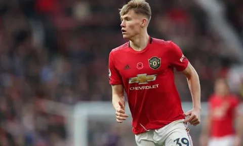 CHÍNH THỨC: 'Mad dog' gia hạn với Man Utd, triều đại Ole được xây chắc
