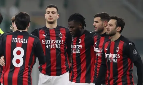 CHÍNH THỨC: Milan chia tay "bệnh binh", sẵn sàng mua đứt sao Man Utd