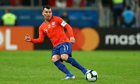 CHÍNH THỨC: Người 'cà khịa' Messi quay lại Serie A