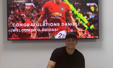 NÓNG: Ghi bàn ra mắt M.U, Daniel James ký ngay HĐ 'xịn sò'