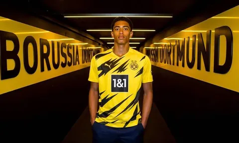 CHÍNH THỨC! Vượt mặt Man United, Dortmund thâu tóm "thần đồng nước Anh"