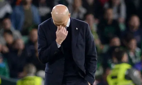 CHOÁNG! Chưa thi đấu trở lại, Zidane đã nhận hung tin từ "bom tấn"