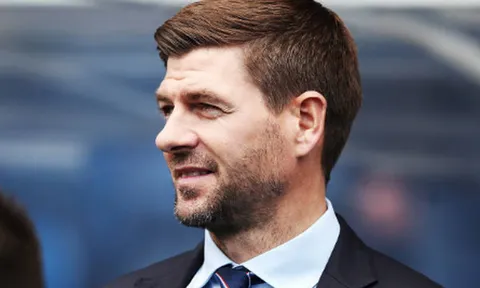 CHOÁNG! Cựu HLV Chelsea, Tottenham thảm bại dưới tay Gerrard