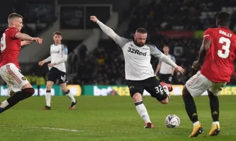 CHOÁNG! Rooney hóa Pirlo, xử lý 54 mét thiên tài xé toang hàng thủ Man Utd