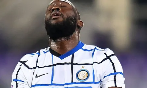 Sanchez nổi điên khi Lukaku sắm vai "nghệ sỹ hài"