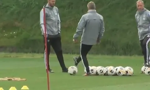 CHOÁNG! Solskjaer làm điều sửng sốt, sân tập Man Utd huyên náo