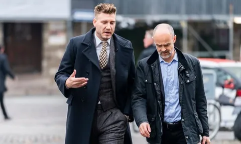 Choáng với con số 'Lord' Bendtner từng để mất cho chiếu bạc