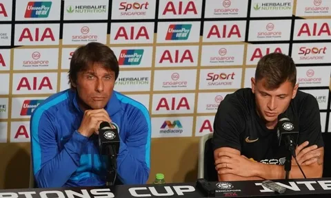 Chuẩn bị đấu Man Utd, sao Inter Milan tranh thủ “nịnh” Conte