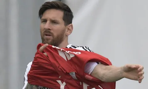 Chuyển nhượng M.U 26/08: Thêm cái tên rời OTF; Xem xét ký Messi