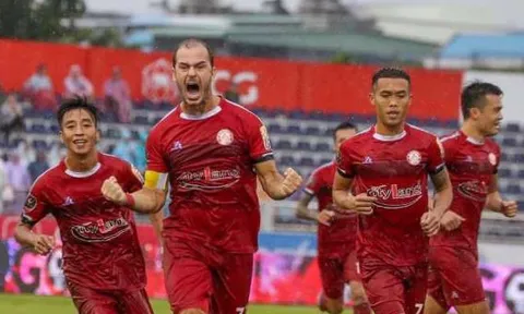CLB TP.HCM trên đỉnh V-League và "món đặc sản" Fergie Time