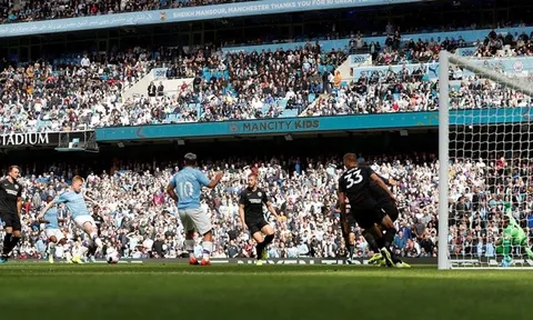 Chiến thắng tưng bừng, Aguero giúp Man City gửi lời thách thức đến Liverpool