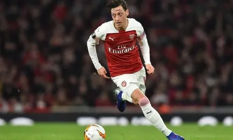 "Có điều gì đó không đúng với Ozil tại Arsenal"