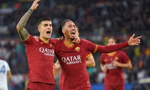 'Có Smalling bên cạnh thật tuyệt vời, anh ấy cho lời khuyên, giúp tôi tiến bộ'