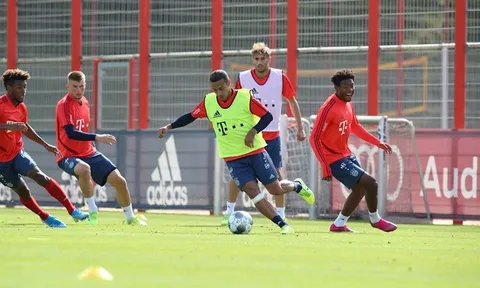 “Cơn lốc cánh trái” báo tin vui khó tả cho Bayern