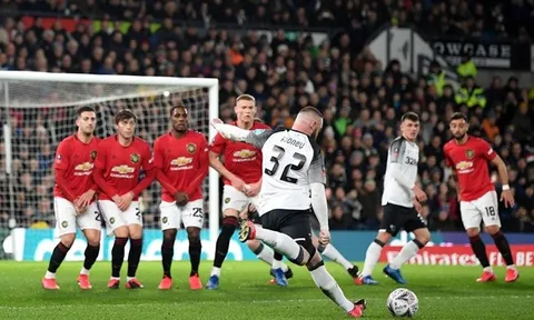 Rooney bị Romero làm 'nản lòng' 2 lần, con trai phản ứng khó tin