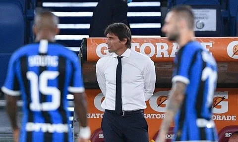 Conte cạn lời với pha xử lý cồng kềnh của hàng thủ Inter