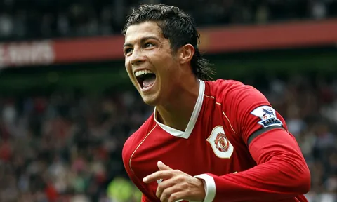 "Cristiano Ronaldo là một kẻ tự cao tự đại"