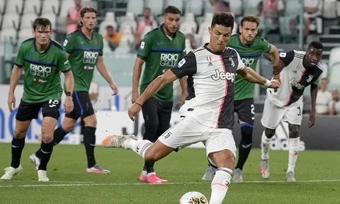 “Chỉ có Serie A mới cho Juventus hưởng penalty trong tình huống đó”