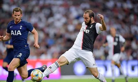 'Cục tạ' đã gọi, liệu Maurizio Sarri có động lòng?
