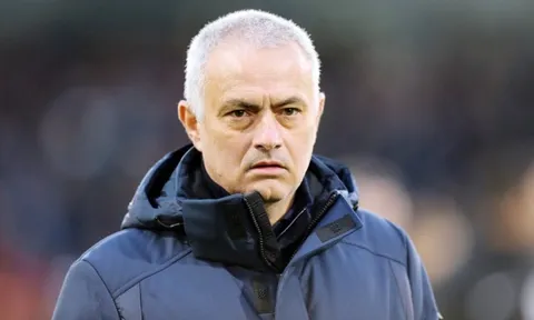 Củng cố tuyến giữa, Mourinho nhắm "nạn nhân của De Jong"