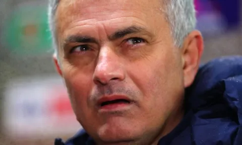 "Cuộc sống thật khắc nghiệt dưới trướng Mourinho"