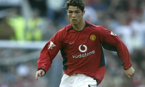 Cuộc tiến hóa cơ bắp của Ronaldo tại MU
