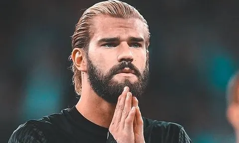 Cười té khói với loạt ảnh chế Man City vùi dập Liverpool