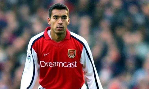 Cựu hậu vệ Arsenal quan tâm tới vị trí HLV trưởng của Newcastle United