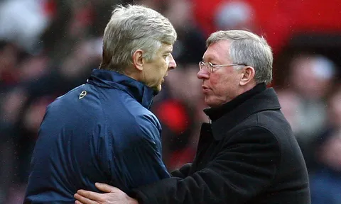 Cựu sao Arsenal: Tôi đã làm điều đó khi Alex Ferguson và Wenger "choảng" nhau