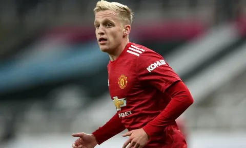 Cựu sao Liverpool chỉ ra cách để Van de Beek vượt qua khó khăn