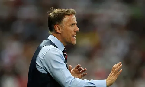 Cựu cầu thủ Man Utd thể hiện sự 'vô đối' khi nắm tuyển nữ Anh