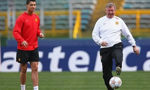 Cựu sao MU tiết lộ: "Thực sự, tôi chưa bao giờ thấy ngài Ferguson quát tháo Ronaldo"