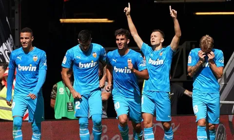 Cựu sao Real lên tiếng, Valencia đánh bại "kẻ hạ sát" Barcelona