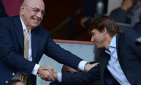 Sếp cũ AC Milan thừa nhận sự thật về Antonio Conte