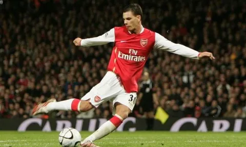 Cựu 'thần đồng' Arsenal: "Tôi định đi bóng, nhưng sợ Henry và Bergkamp hét vào mặt"