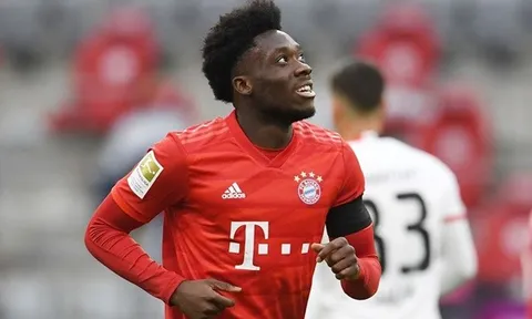 "Alphonso Davies vẫn có thể đá hay hơn nữa"