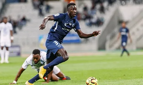 CLB Ligue 1 'giương cờ trắng', tin vui từ Paris gửi tới Liverpool