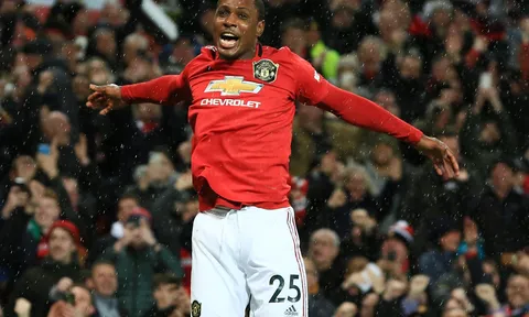 Đá 8 phút, Ighalo vẫn 'phát cuồng' khi Quỷ đỏ đả bại Man City