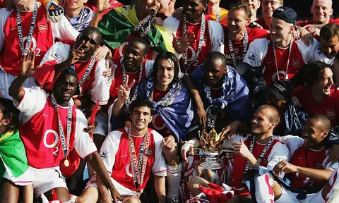 Đến bao giờ, Arsenal mới thay thế được "Bức tường vô hình"?