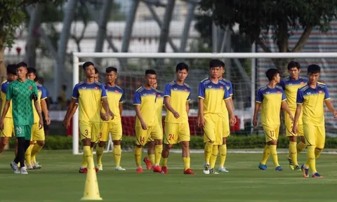 Đã rõ lý do HLV U19 Việt Nam cho các học trò tập vào lúc... 21h00