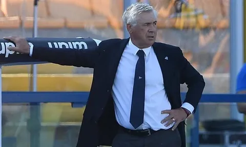 Đại thắng Lecce, HLV Napoli đã nghĩ đến Juventus và Inter Milan