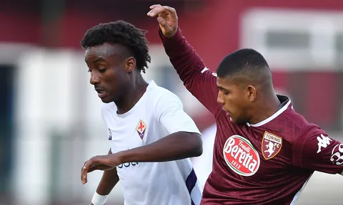 Đàn em Mbappe kể chuyện từ chối Liverpool vì không tự tin
