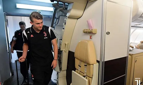 Dàn sao Juventus tươi cười đổ bộ Trung Quốc