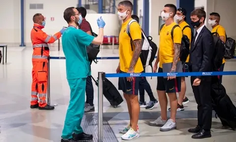 Dàn sao Premier League có mặt ở Milano, chuẩn bị cho trận cầu "sinh tử"