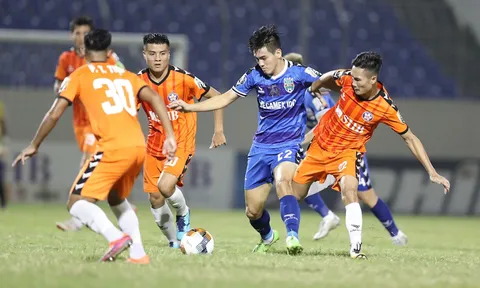 “Bế quan tỏa cảng” vì Covid-19, V-League đi vào lịch sử