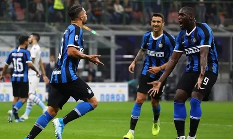 Đang dẫn đầu, Juventus và Inter Milan vẫn bị “dìm” không thương tiếc