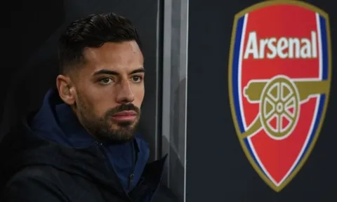 Đang khủng hoảng, CĐV Arsenal nhận tin cực vui từ tân binh mùa Đông