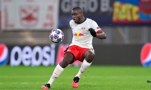 Đánh bại các ông lớn, Bayern tiến sát "trung vệ thép" Bundesliga