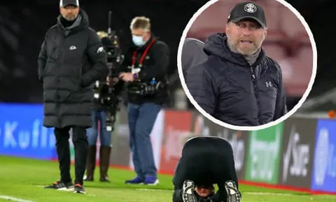 Đánh bại Liverpool, Hasenhuttl quỳ gối, khóc thành tiếng trước mặt Klopp